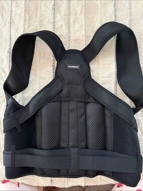 EUC VICORRECT  Black Posture Corrector Back Brace for  MEN